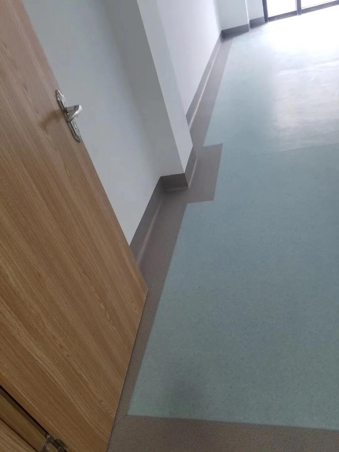 PVC地板胶水选择与应用的探讨