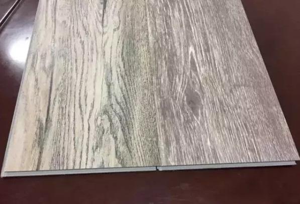 实木地板含胶水吗？——探究地板材料中的真相