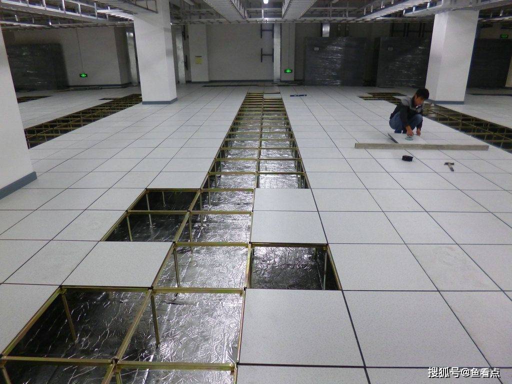 静电地板面层胶水选择与应用探讨
