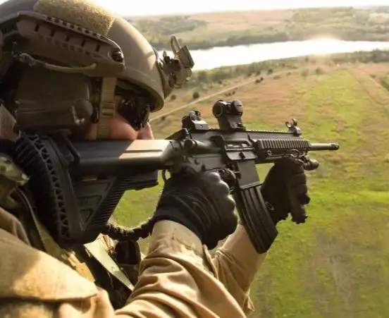 HK416精度，现代战场上的高精度射击利器