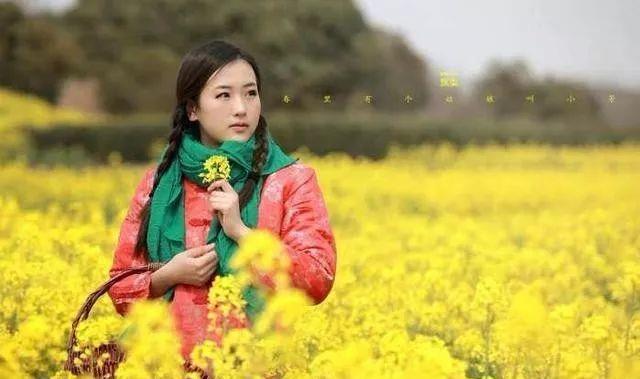 小诗芳，诗意盎然，芳华永驻