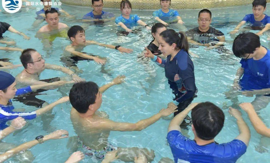 泳池培训加盟，开启全新的水上事业之旅