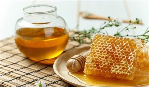 蜂胶泡酒最佳比例探讨