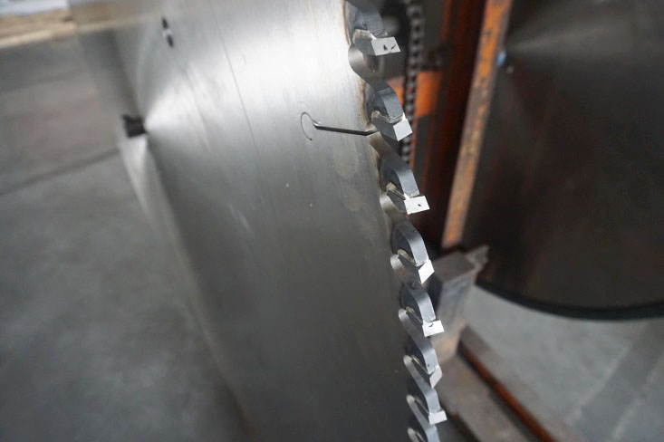关于切300毫米铝板工具的研究与应用