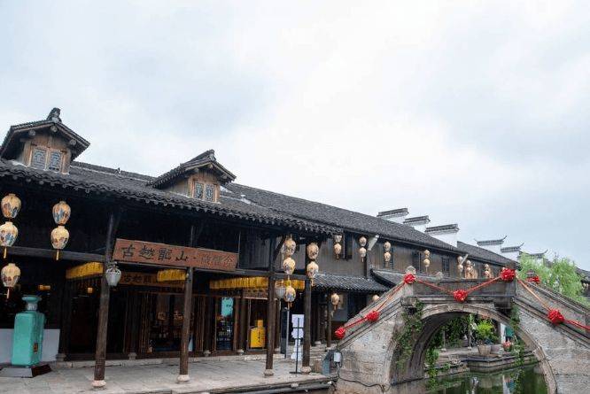 黄酒小镇，历史与文化的交融之地
