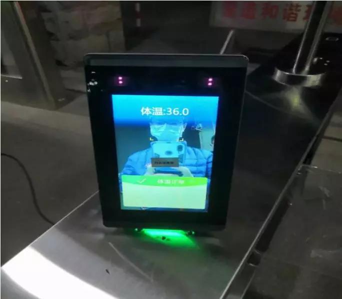 篮球交叉步教学，提升移动技巧的关键步骤
