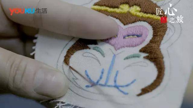 绣字双面针法，传统工艺与现代美学的交融