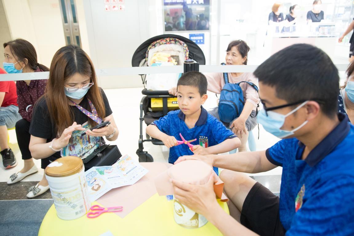 母婴产品种类丰富，满足新生家庭全方位需求