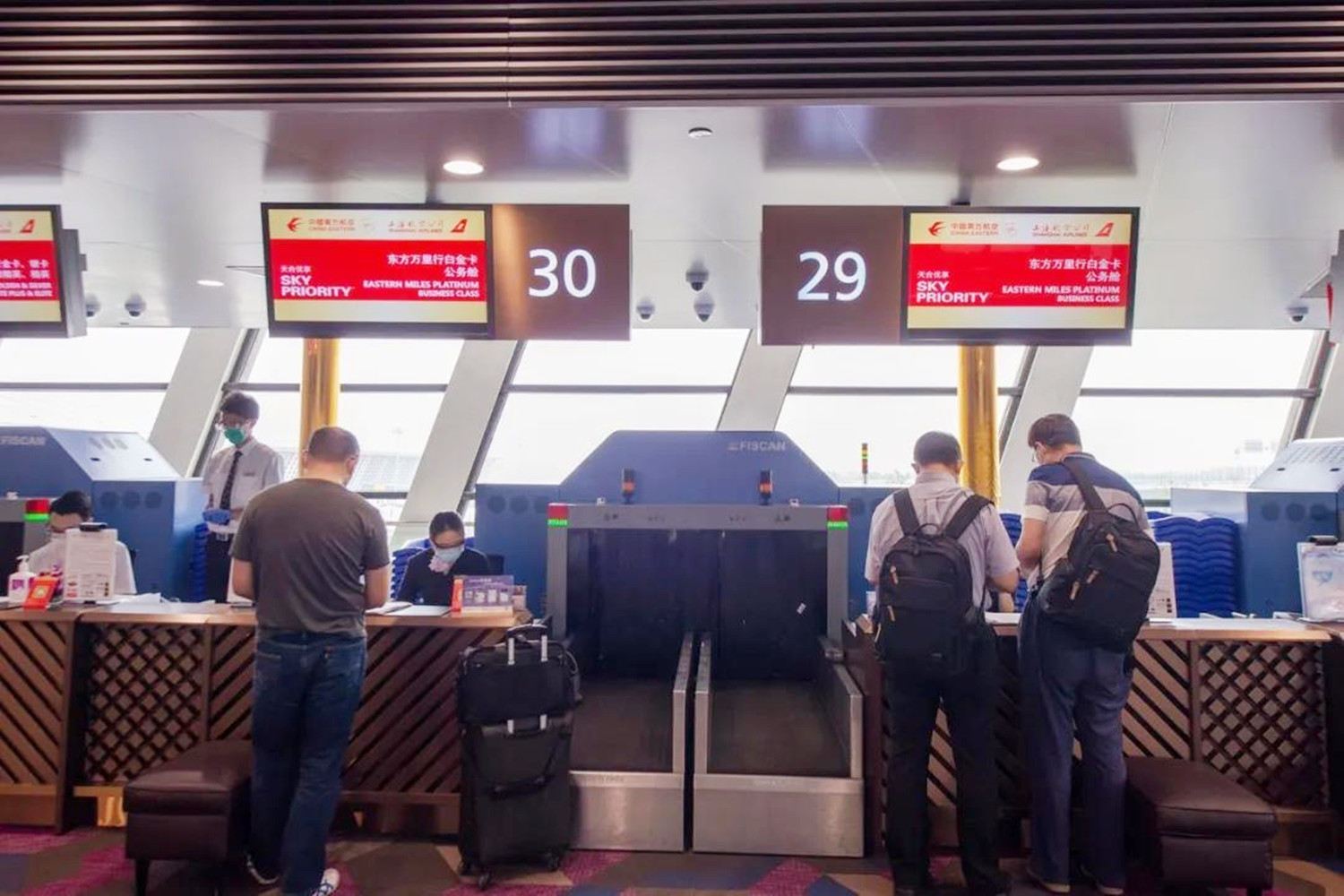 坐飞机与值机的体验之旅