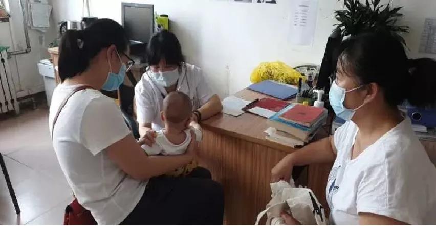 咨询儿科专家，守护儿童健康的守护者