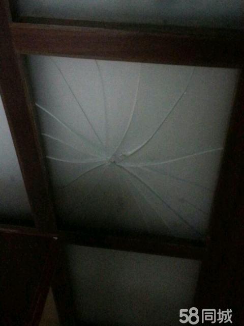 衣柜玻璃门碎了一扇，意外中的修复与反思