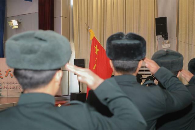老兵开局，荣耀与担当的起点