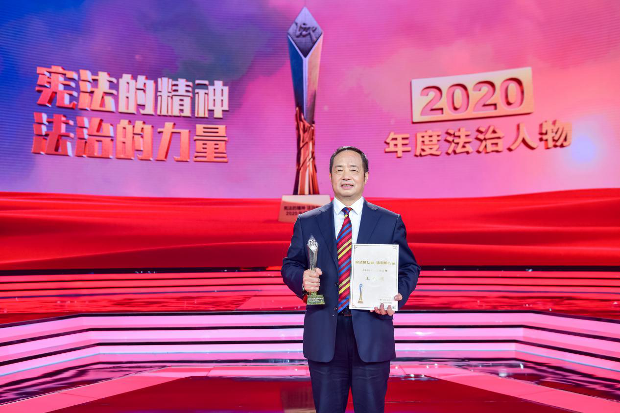 黄金法眼莫立明，洞察世间真理的智者
