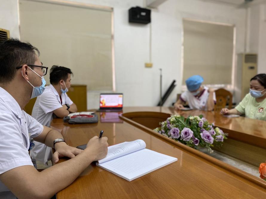 内科专家简介——一位医学领域的杰出人物