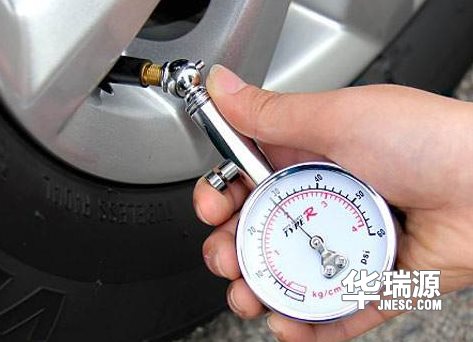 前轮胎气压低的重要性及其影响，深入了解与应对策略