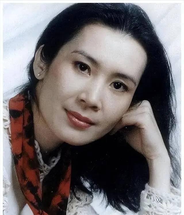 宋美龄待遇，历史视角下的审视