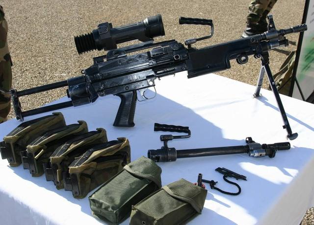 AKMS伞兵枪，现代战争中的精英武器