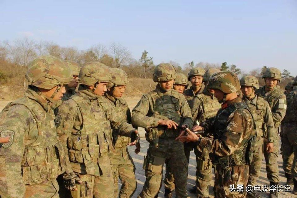 俄军伞兵迷彩，探索现代军事迷彩的魅力与功能