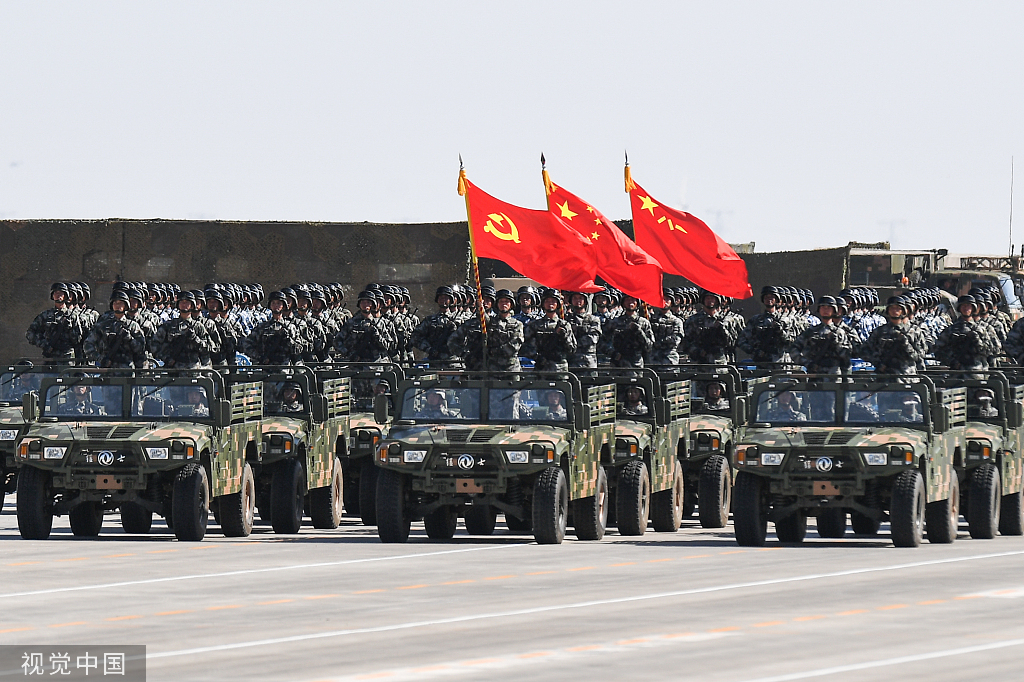 阅兵中的伞兵靴，从细节看中国国防力量的崛起