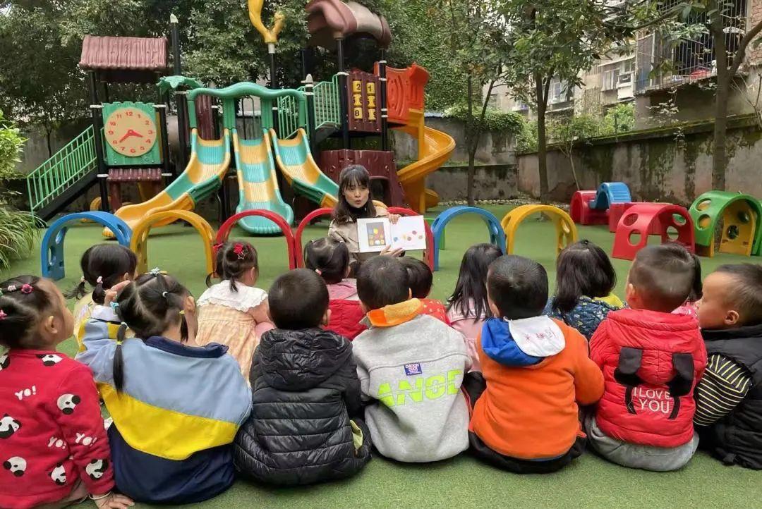 小班美术区域观察记录，孩子们的色彩世界与创意之旅