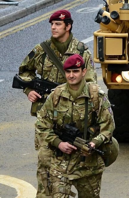 英国伞兵部队，历史、传统与现代力量