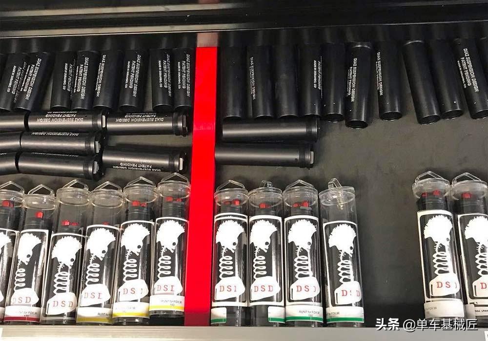 山地车气压前叉拆解详解