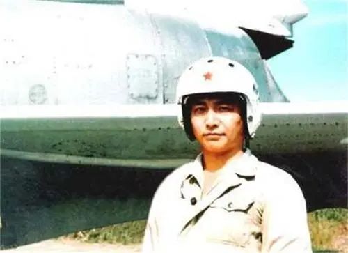 伞兵副师长王福荣，英勇无畏的空中战士与卓越的军事领导者