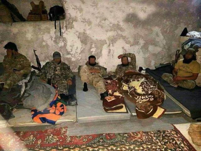 伞兵可以攻击吗，探讨伞兵的作战能力与战术运用