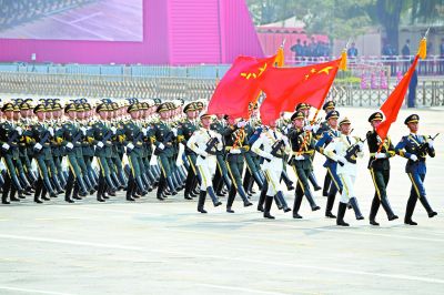 伞兵阅兵首次亮相，展现空中力量的崭新篇章