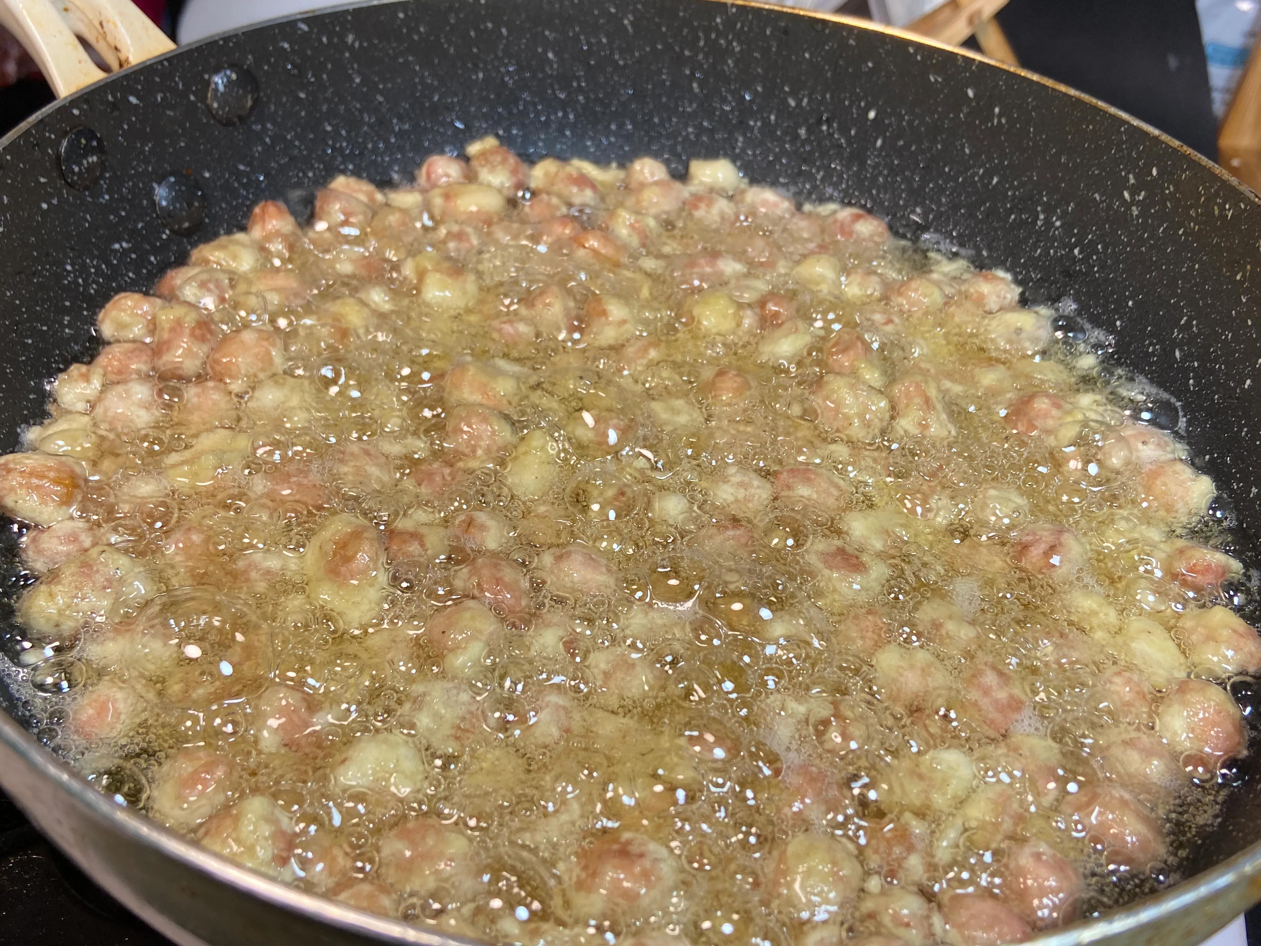 鸡蛋花生米，一道家常美食的营养与魅力